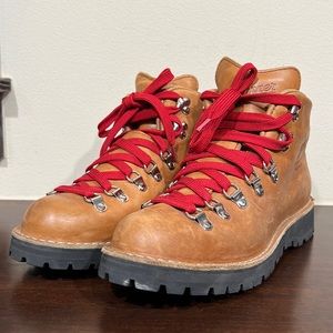 Danner Womens Mountain light red lace boot 🥾❤️